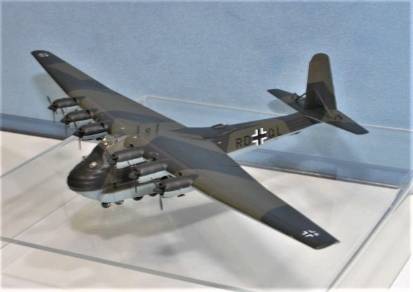 Messerschmitt Me-323 Gigant 1/144 G.W.H. 9