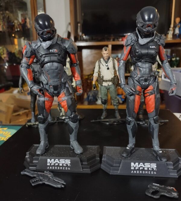 Mass Effect Andromeda Scott Ryder + Sarah Ryder Action Figure 20