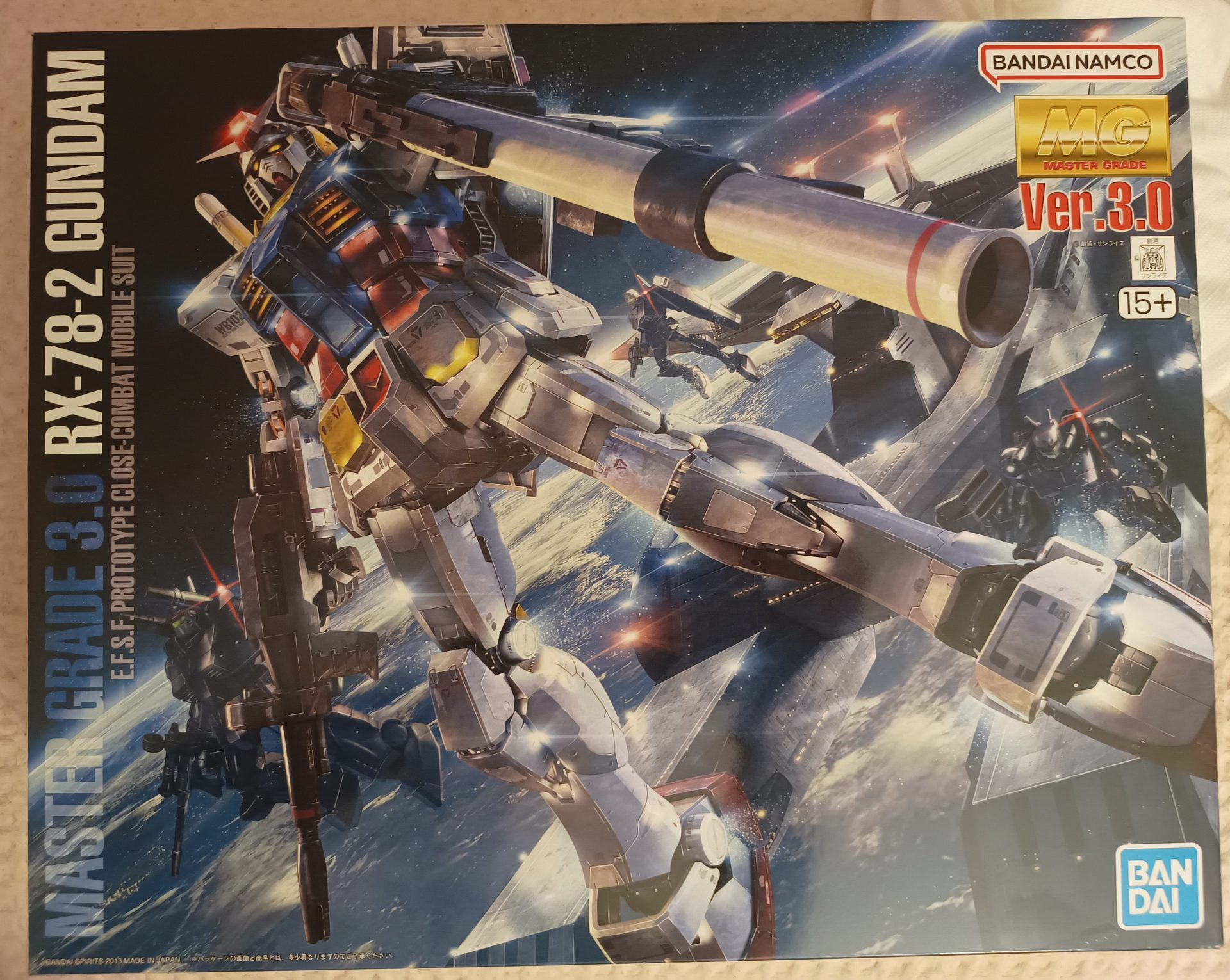 Gundam RX-78-2 E.F.S.F. (MG) 1/100 Bandai 2 Gundam RX-78-2 E.F.S.F. (MG) 1/100 Bandai - Imagem 2