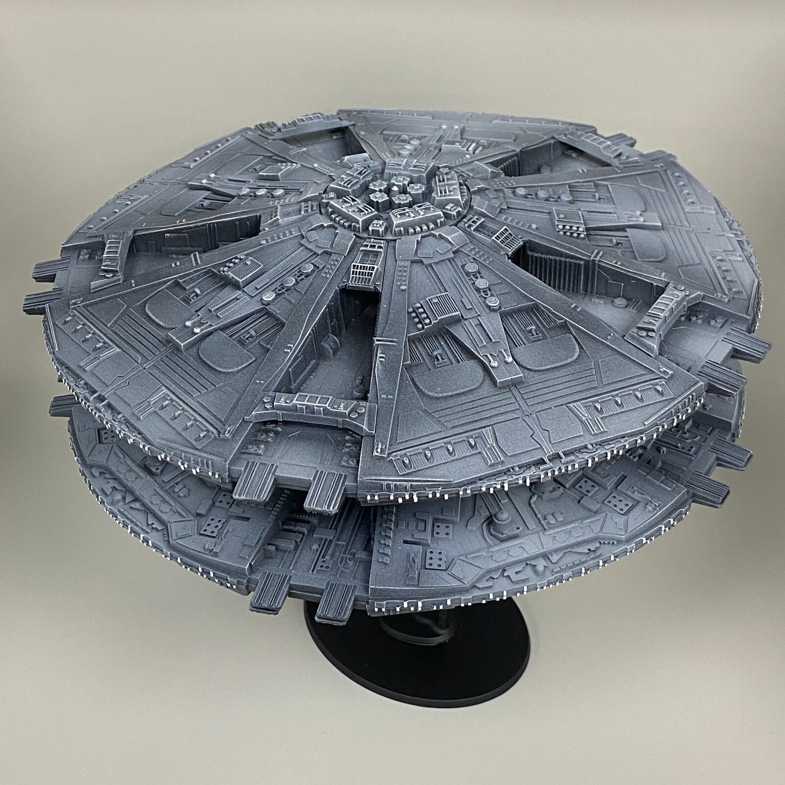 Battlestar Galactica Cylon Base Star (1978) Revell Monogram 3 Battlestar Galactica Cylon Base Star (1978) Revell Monogram - Imagem 3