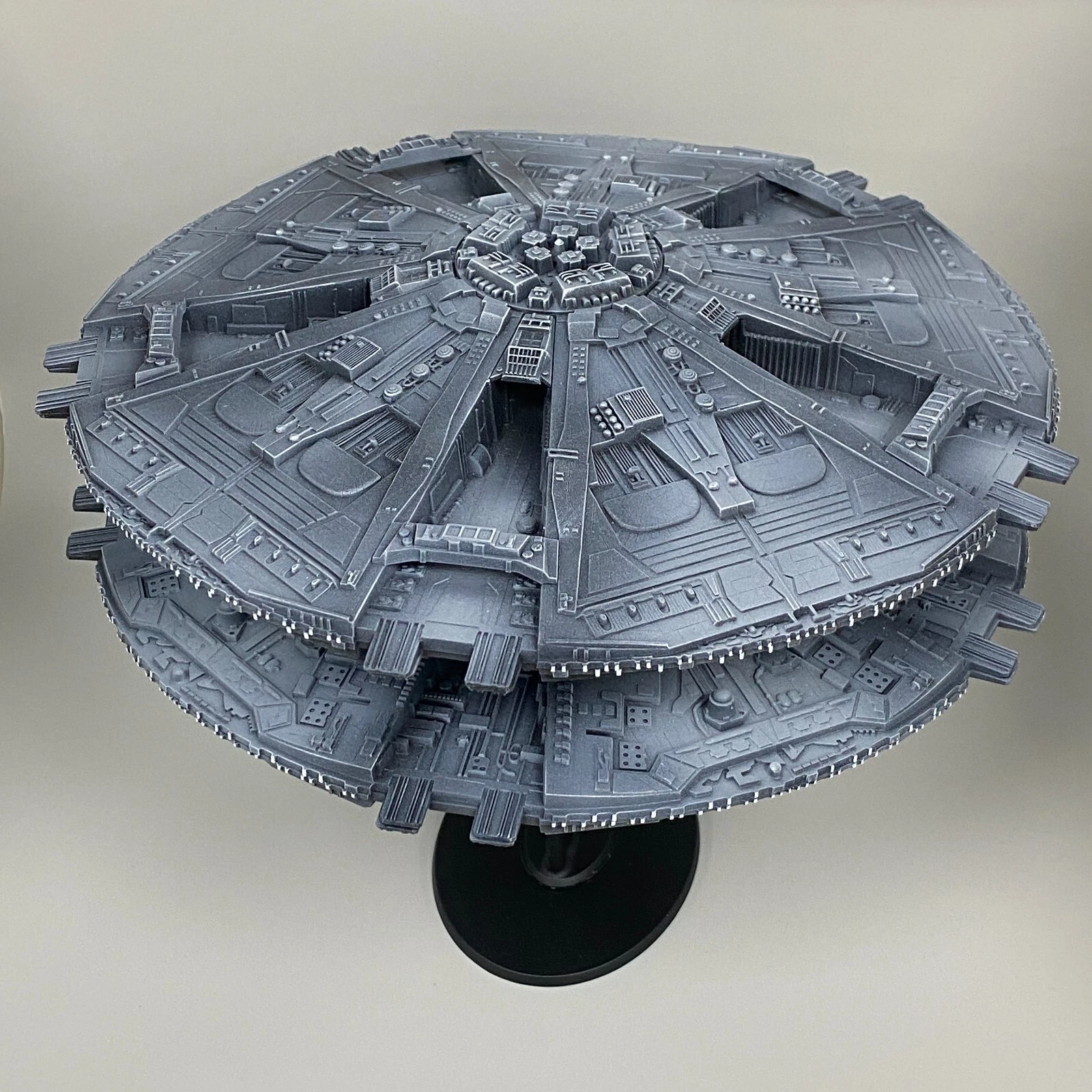 Battlestar Galactica Cylon Base Star (1978) Revell Monogram 4 Battlestar Galactica Cylon Base Star (1978) Revell Monogram - Imagem 4