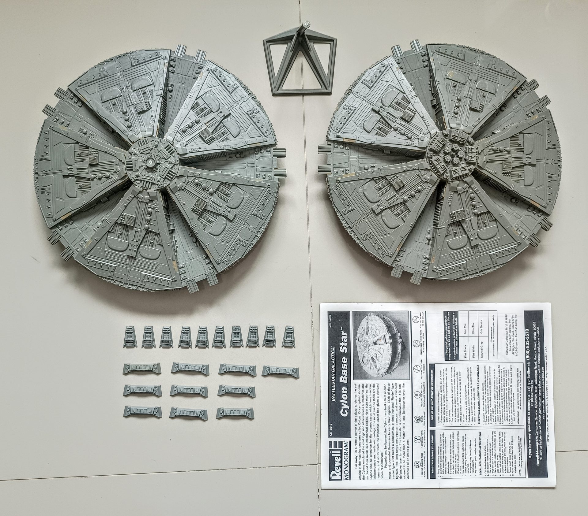 Battlestar Galactica Cylon Base Star (1978) Revell Monogram 15 Battlestar Galactica Cylon Base Star (1978) Revell Monogram - Imagem 15